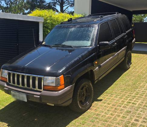 JEEP GRAND CHEROKEE 4.0 LAREDO 4X4 6I 12V GASOLINA 4P AUTOMÁTICO